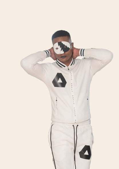 Adeaz Man's full white outfit